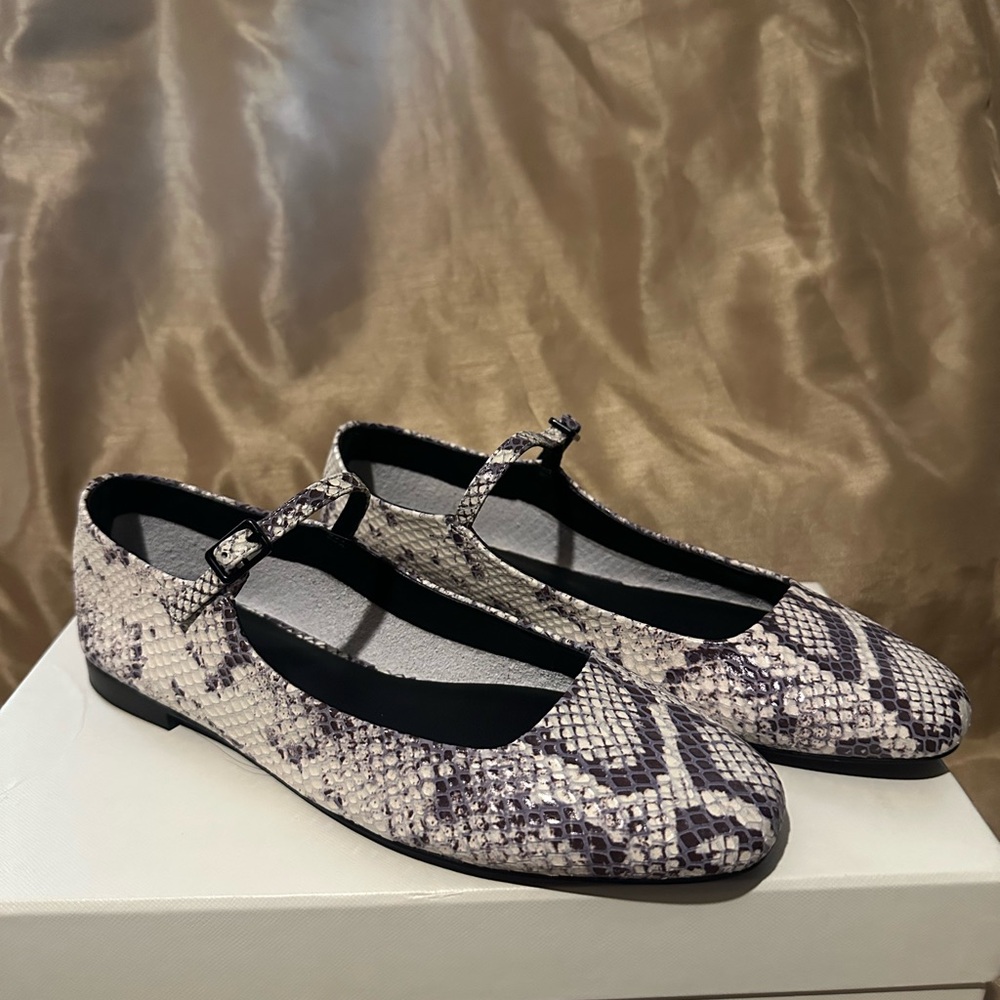 L’AGENCE Women's Snake-Print Mary Jane Flats - Cream/Black